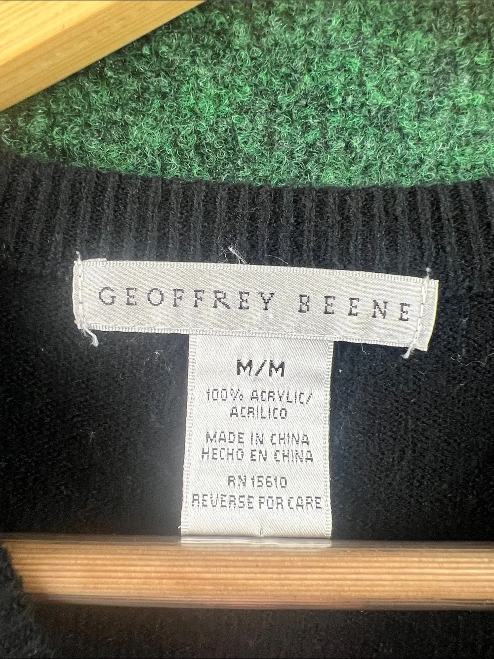 Geoffrey Beene Black Crewneck Sweater with Gray Argyle SKU 20032